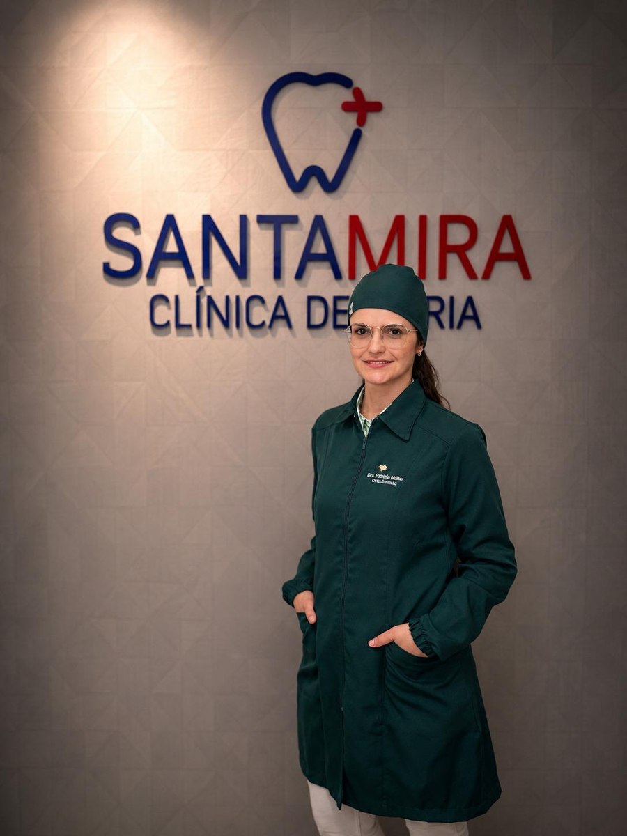 Dr.ª Pâmela Bruder