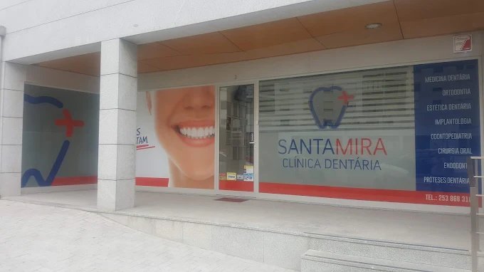 Entrada da Clínica Santamira